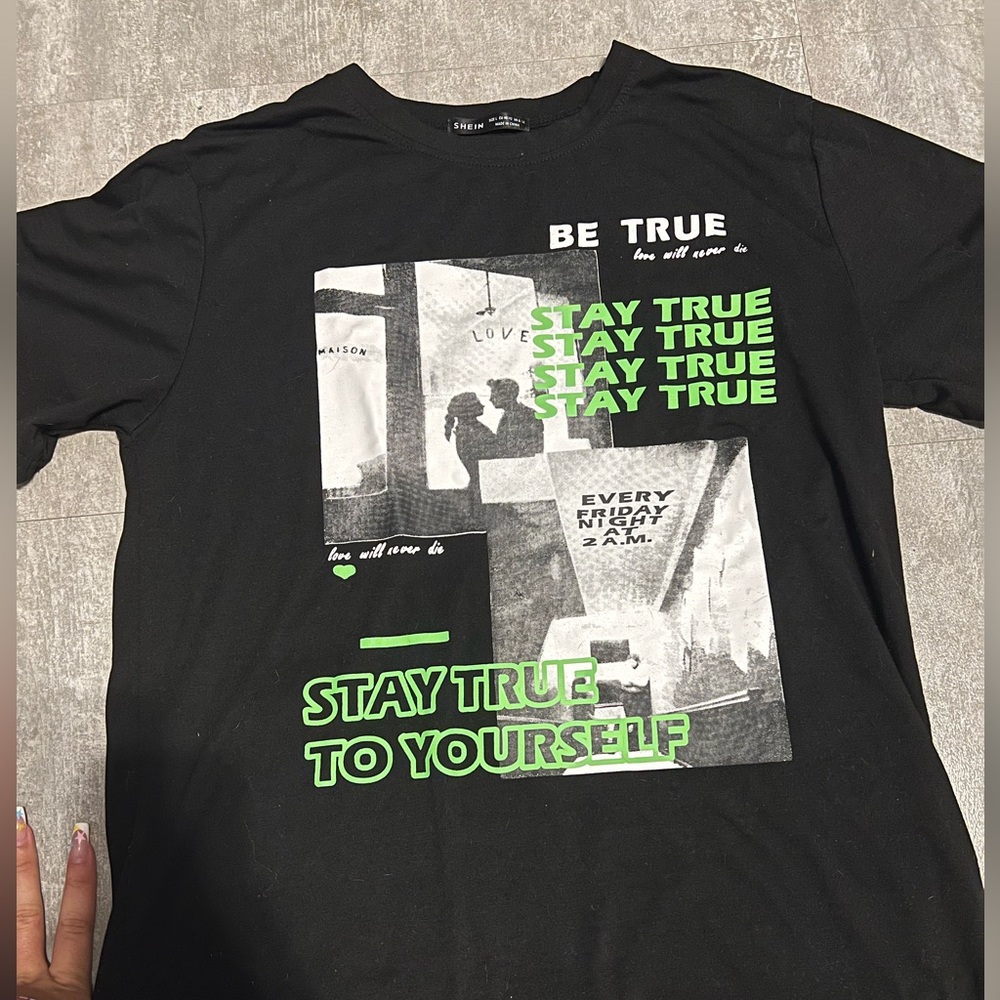 Large Green and Black graphic tee